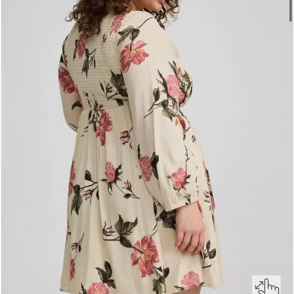 NWT Torrid Floral Cream Babydoll Mini Dress Size 2 18-20 - Picture 2 of 5
